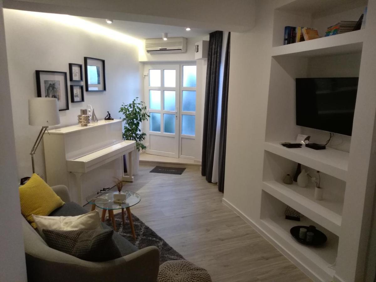 Boutique Waterfront Apartments Подгора Экстерьер фото