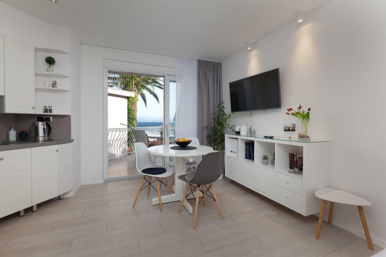 Boutique Waterfront Apartments Подгора Экстерьер фото