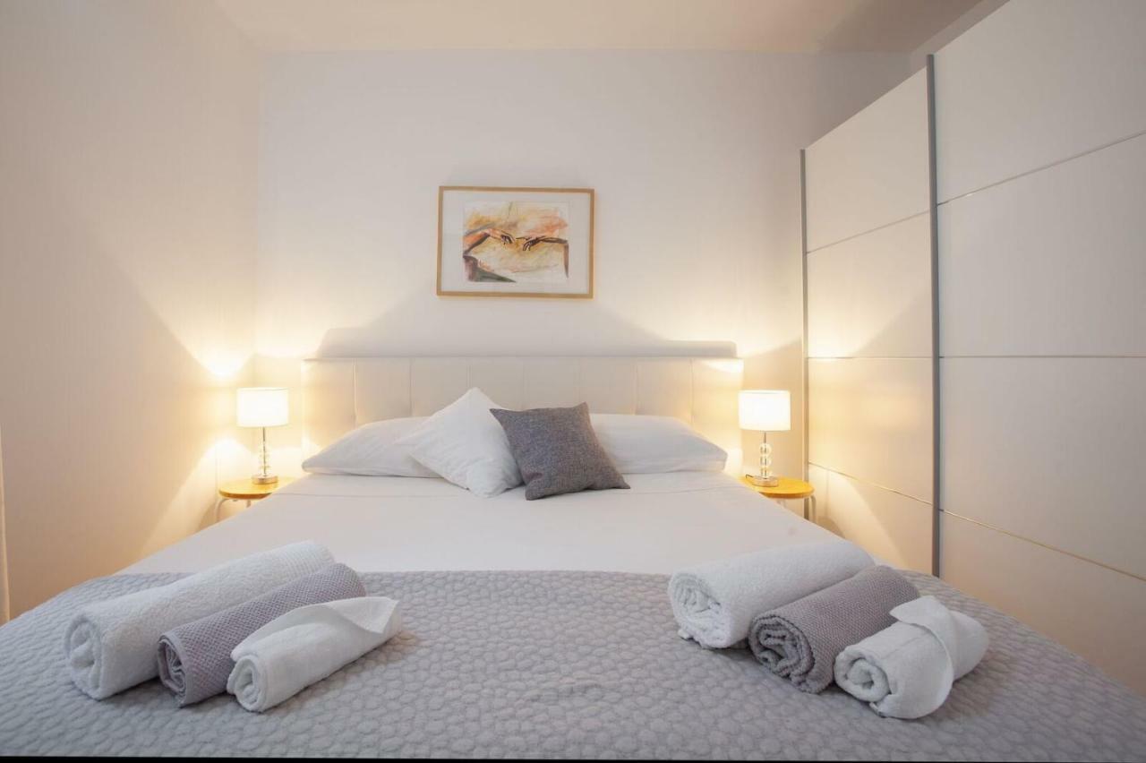 Boutique Waterfront Apartments Подгора Экстерьер фото